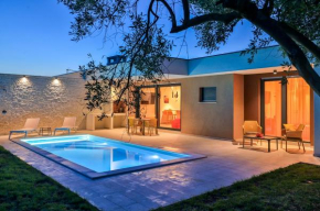 Villa Solis-Modern Villa for a romantic retreat, heated pool